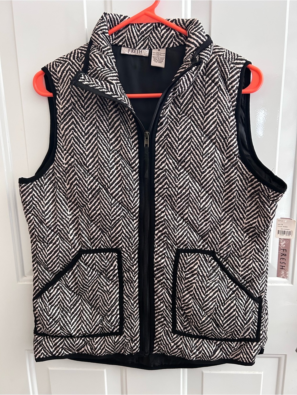 Khaki Herringbone Pattern Full Zip Pockets Poly Fresh Vest Women Med Black NWT
